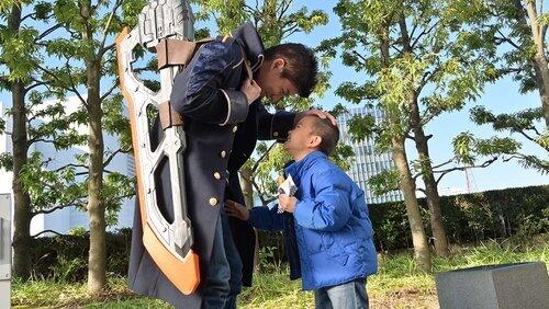 Father's Back Bearing the Future Father's Back Bearing the Future