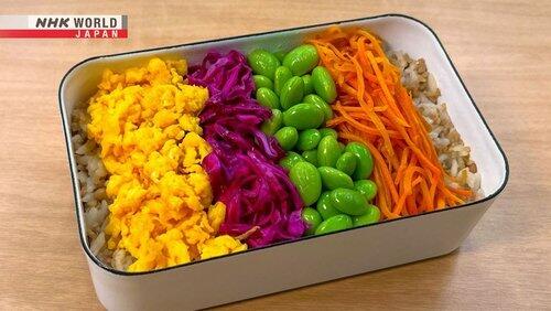 Rainbow Soboro Bento & Green Veggies and Chicken Sandwich Bento Rainbow Soboro Bento & Green Veggies and Chicken Sandwich Bento