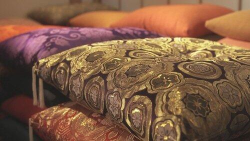 Shikimono: The Culture of Living on the Floor Shikimono: The Culture of Living on the Floor
