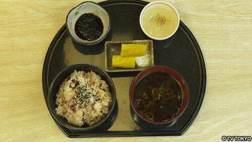 Young Anchovy Tempura and Mixed Rice with Octopus of Himakajima, Chita, Aichi Prefecture Young Anchovy Tempura and Mixed Rice with Octopus of Himakajima, Chita, Aichi Prefecture