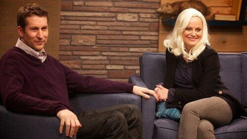 Amy Poehler Wears a Black Jacket & Grey Pants Amy Poehler Wears a Black Jacket & Grey Pants