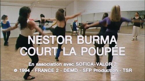 Nestor court la poupée Nestor court la poupée