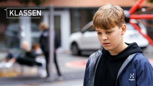 Should Elliot go around? Should Elliot go around?
