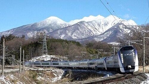 The Ultimate in Comfort: New Limited Express Super Azusa The Ultimate in Comfort: New Limited Express Super Azusa