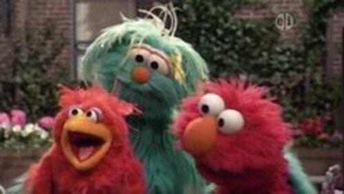 Elmo Finds a Baby Bird Elmo Finds a Baby Bird