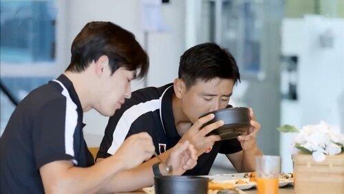 Feed the Soccer Players Feed the Soccer Players