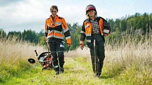 Det är en vanlig syn. En skogsägare som tar en amningspaus Det är en vanlig syn. En skogsägare som tar en amningspaus