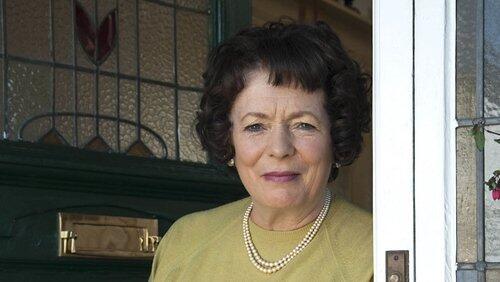 Alison Steadman's Little Cracker: The Autograph Alison Steadman's Little Cracker: The Autograph