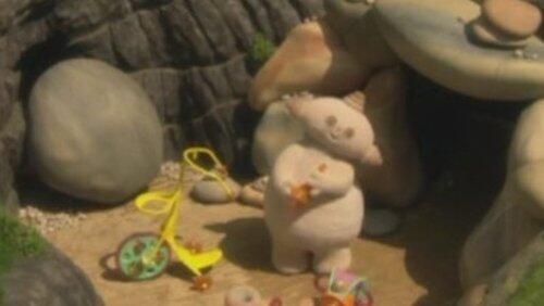 Igglepiggle's Blanket in Makka Pakka's Ditch Igglepiggle's Blanket in Makka Pakka's Ditch