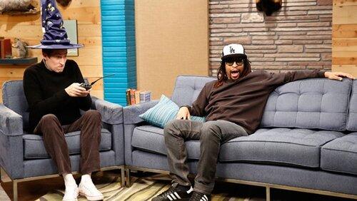 Lil Jon Wears a Baseball Cap and Sunglasses Lil Jon Wears a Baseball Cap and Sunglasses