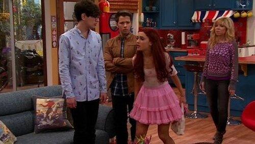 #TheKillerTunaJump: #Freddie #Jade #Robbie #TheKillerTunaJump: #Freddie #Jade #Robbie