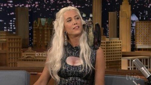 Kristen Wiig, Thomas Middleditch, Josh Groban Kristen Wiig, Thomas Middleditch, Josh Groban