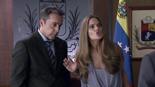 La periodista suelta la sopa