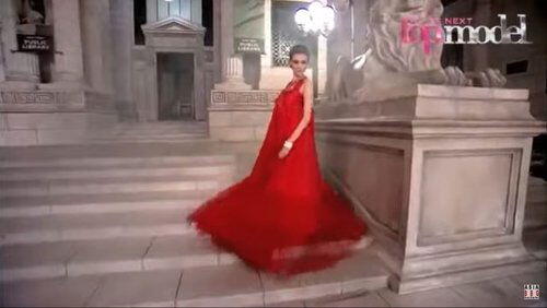 Mannerism & the Big Red Dress Mannerism & the Big Red Dress