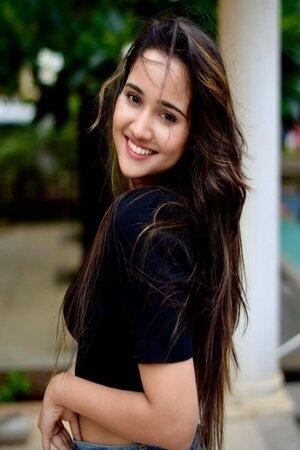 photo of Ashi Singh photo of Ashi Singh