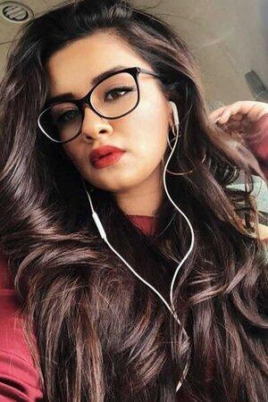 photo of Avneet Kaur photo of Avneet Kaur