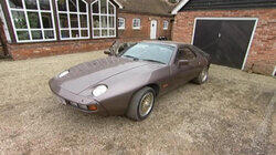 Porsche 928 (1)