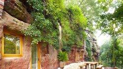 Worcestershire: The Cave House Worcestershire: The Cave House