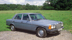 Mercedes-Benz W123 230E (1)
