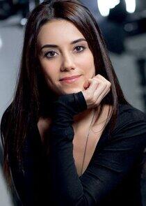 Cansu Dere