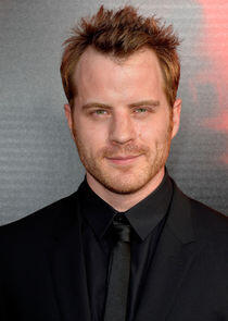 Robert Kazinsky Robert Kazinsky