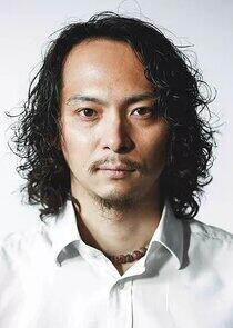 photo of Leo Ashizawa