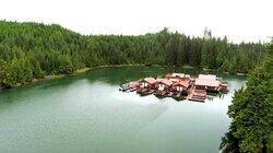 Floating Lodge Floating Lodge