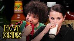 Selena Gomez and Benny Blanco Burn With Love While Eating Spicy Wings Selena Gomez and Benny Blanco Burn With Love While Eating Spicy Wings