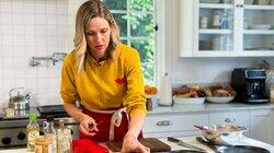 Delivery: Mom Cooks Best Delivery: Mom Cooks Best