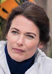 Dr. Caroline Fuchs Dr. Caroline Fuchs