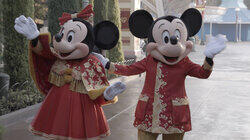 Mixing a Masterpiece, Dressing Minnie, Disney Heroes Mixing a Masterpiece, Dressing Minnie, Disney Heroes