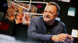 Главред «МК»: «У меня есть предложения все продать от компаний, близких к власти» — Павел Гусев о том, как власть заставляет главных редакторов сдаваться, нападении на редакцию и своих отношениях с Ельциным Главред «МК»: «У меня есть предложения все продать от компаний, близких к власти» — Павел Гусев о том, как власть заставляет главных редакторов сдаваться, нападении на редакцию и своих отношениях с Ельциным