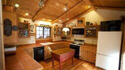 Cabin Hunt in Mammoth Lakes, California Cabin Hunt in Mammoth Lakes, California