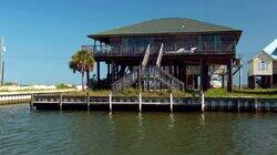 An Alabama Family Searches for a Boat Lover's Vacation House An Alabama Family Searches for a Boat Lover's Vacation House