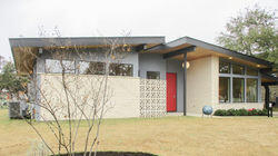 Comics Watch House Hunters: The New Retro in Austin Comics Watch House Hunters: The New Retro in Austin