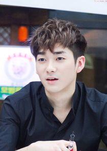 photo of Aron