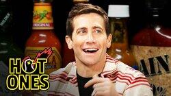 Jake Gyllenhaal Gets a Leg Cramp While Eating Spicy Wings Jake Gyllenhaal Gets a Leg Cramp While Eating Spicy Wings