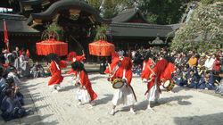 Yasurai Matsuri: Town Elders' Prayers Embodied in Flowers and Dance Yasurai Matsuri: Town Elders' Prayers Embodied in Flowers and Dance
