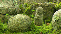 Stone Jizo: Neighborhood Guardians Watch Over Children Stone Jizo: Neighborhood Guardians Watch Over Children