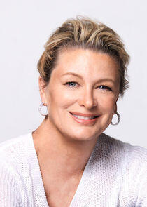 photo of Kristin Hannah photo of Kristin Hannah