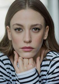 Serenay Sarıkaya Serenay Sarıkaya