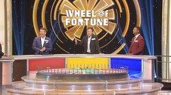 Robert Herjavec, Chris Harrison, and Alfonso Riberio Robert Herjavec, Chris Harrison, and Alfonso Riberio