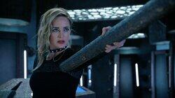 Ground Control to Sara Lance Ground Control to Sara Lance