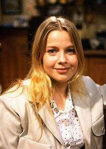 Esther Leenders Esther Leenders