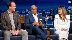 Kelly Clarkson, Peyton Manning, Mike Tirico, Carrie Coon, Katherine Blanford Kelly Clarkson, Peyton Manning, Mike Tirico, Carrie Coon, Katherine Blanford