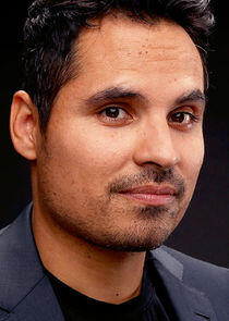 Michael Peña Michael Peña