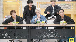 With SECHSKIES With SECHSKIES