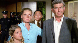 I'm a Family Crook -- Don't Shoot! I'm a Family Crook -- Don't Shoot!