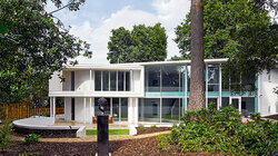 London: The Contemporary Mansion London: The Contemporary Mansion