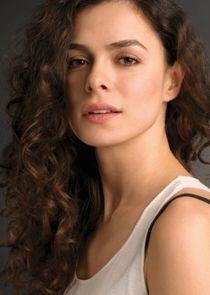 Özge Özpirinçci Özge Özpirinçci